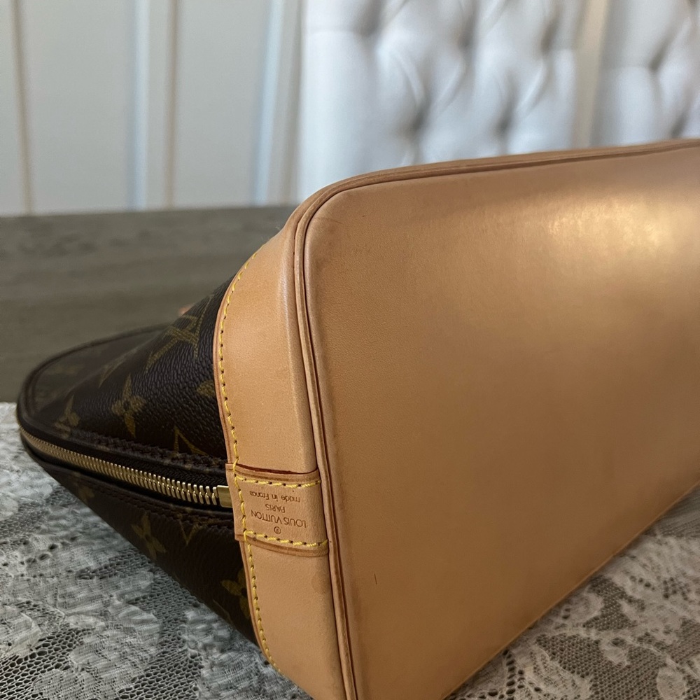 Authentic Louis Vuitton Alma PM - Picture 3 of 11